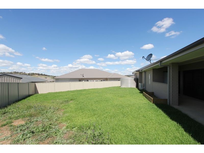 6 Fraser Close, Goulburn NSW 2580