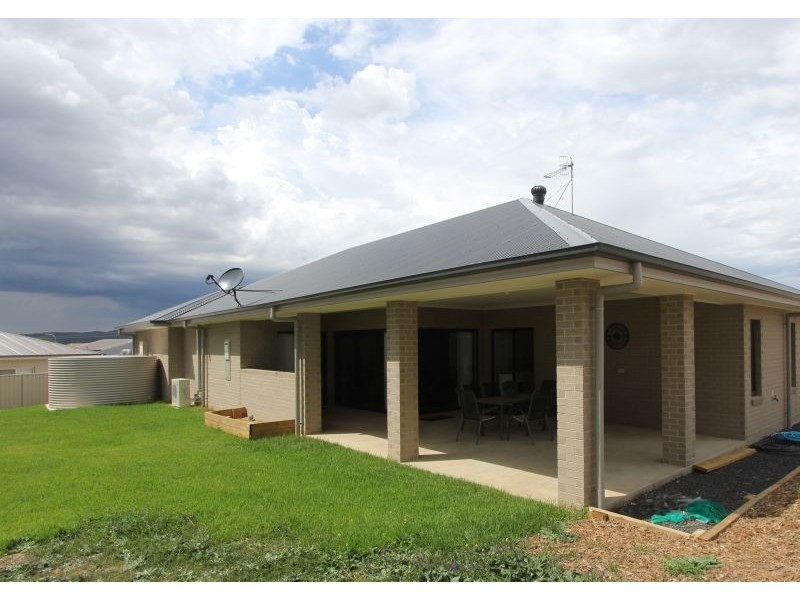 6 Fraser Close, Goulburn NSW 2580