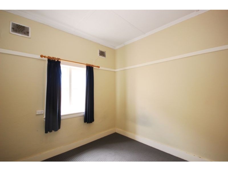 129 Clinton Street, Goulburn NSW 2580