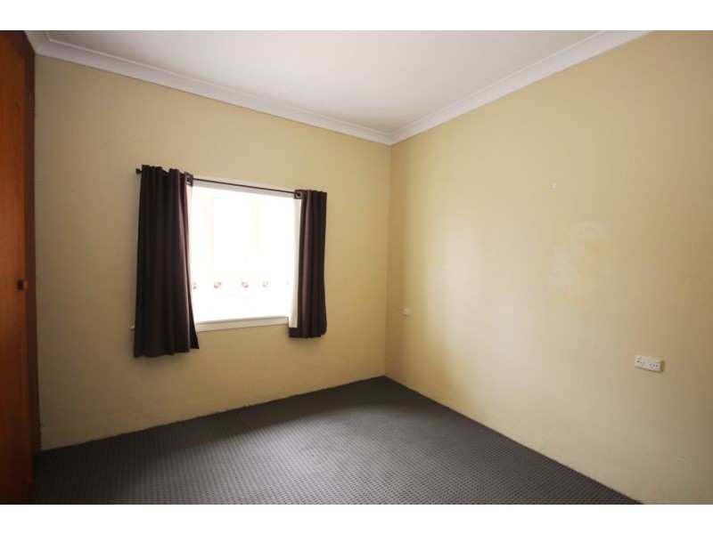 129 Clinton Street, Goulburn NSW 2580