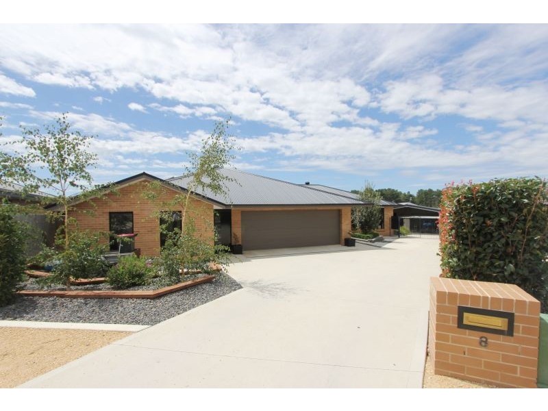 8 Cahill Place, Goulburn NSW 2580