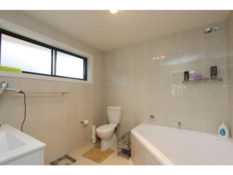 8 Cahill Place, Goulburn NSW 2580