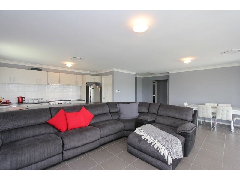 78 Mewburn Drive, Goulburn NSW 2580