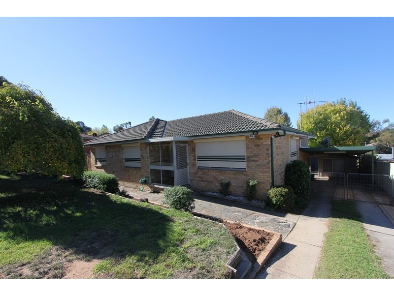 15 Yarrowlow Street, Goulburn NSW 2580