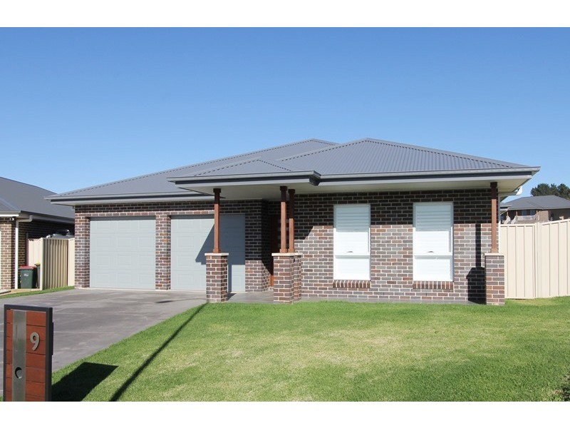 9 Fraser Close, Goulburn NSW 2580
