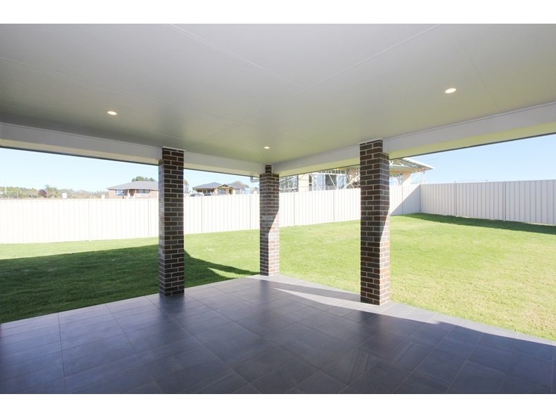 9 Fraser Close, Goulburn NSW 2580