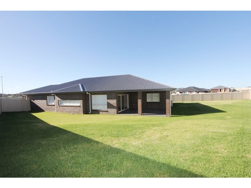 9 Fraser Close, Goulburn NSW 2580