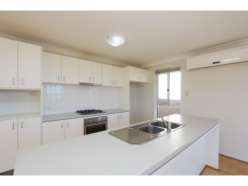 8 Stombuco Place, Goulburn NSW 2580