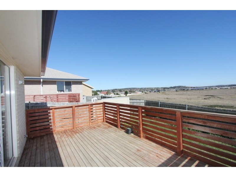 8 Stombuco Place, Goulburn NSW 2580