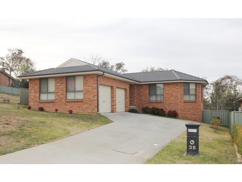 38 Ivy Lea Place, Goulburn NSW 2580