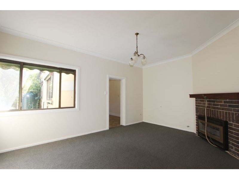 18 Lagoon Street, Goulburn NSW 2580