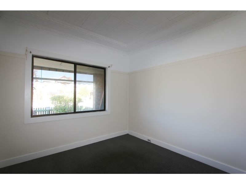 18 Lagoon Street, Goulburn NSW 2580