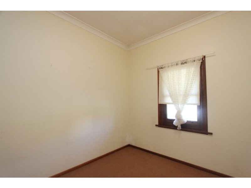 5 Little Addison Street, Goulburn NSW 2580