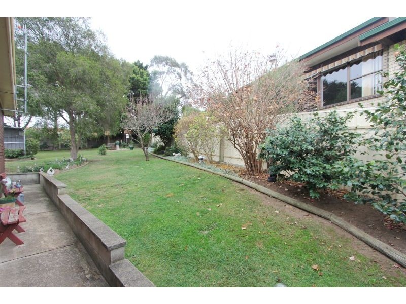 4 Glendare Crescent, Goulburn NSW 2580