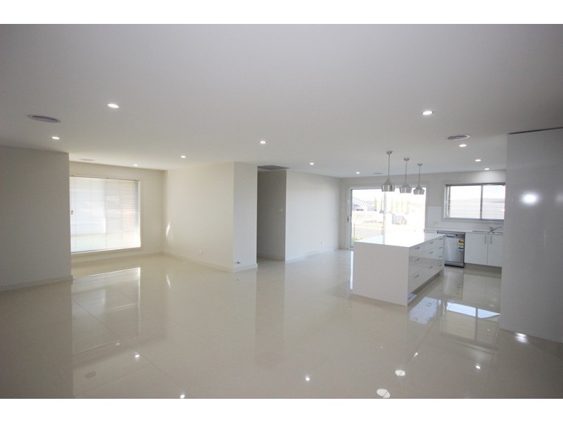 23 Barry Crescent, Goulburn NSW 2580