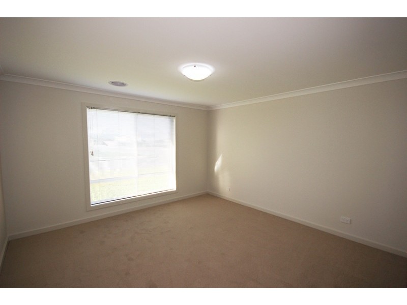 23 Barry Crescent, Goulburn NSW 2580