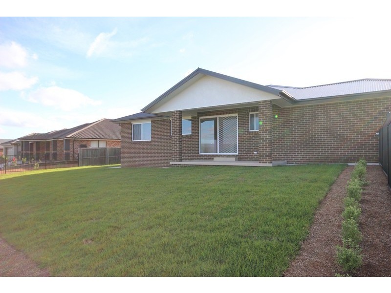 23 Barry Crescent, Goulburn NSW 2580