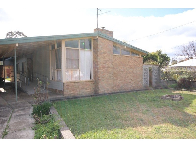 12 Record Street, Goulburn NSW 2580