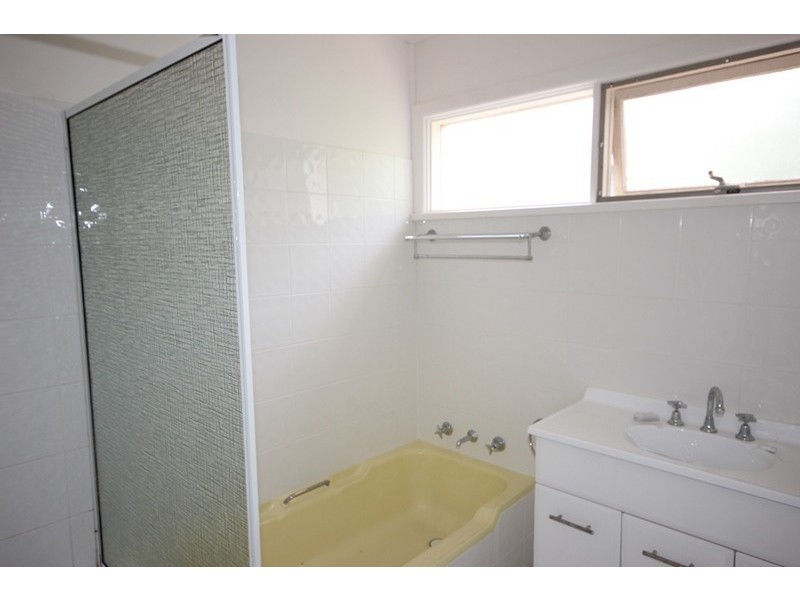 12 Record Street, Goulburn NSW 2580