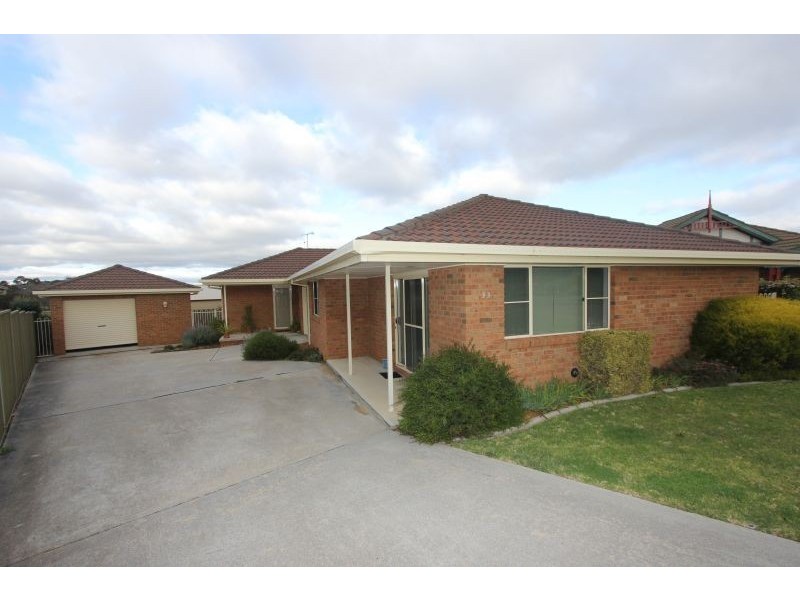 2/33 Chantilly Court, Goulburn NSW 2580