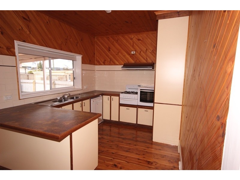 11 Kinghorne Street, Goulburn NSW 2580