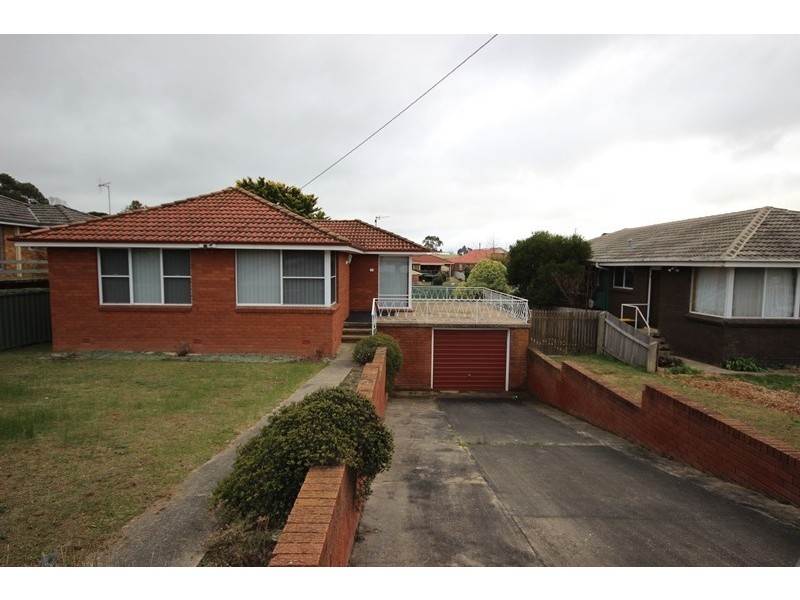 27 Hoddle Ave, Goulburn NSW 2580