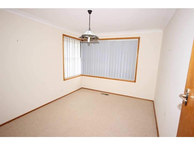 27 Hoddle Ave, Goulburn NSW 2580