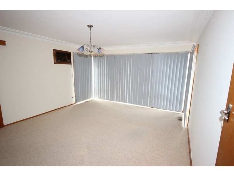 27 Hoddle Ave, Goulburn NSW 2580