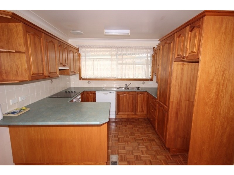 27 Hoddle Ave, Goulburn NSW 2580