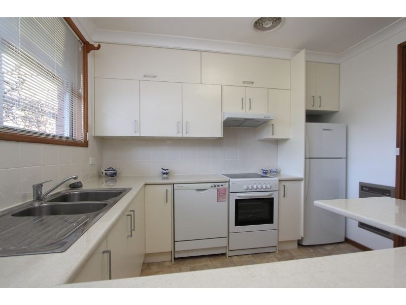 11 Llewellyn Avenue, Goulburn NSW 2580