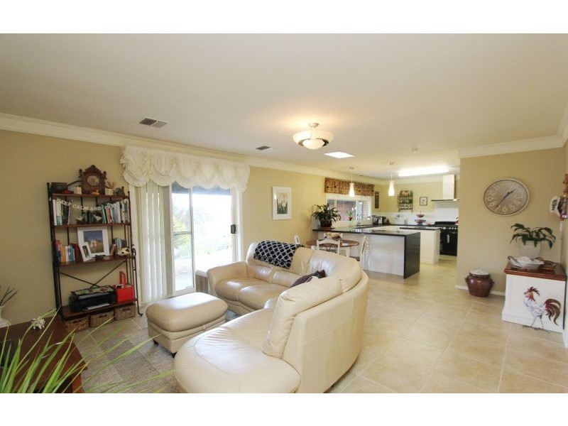 33 Run O Waters Drive, Goulburn NSW 2580