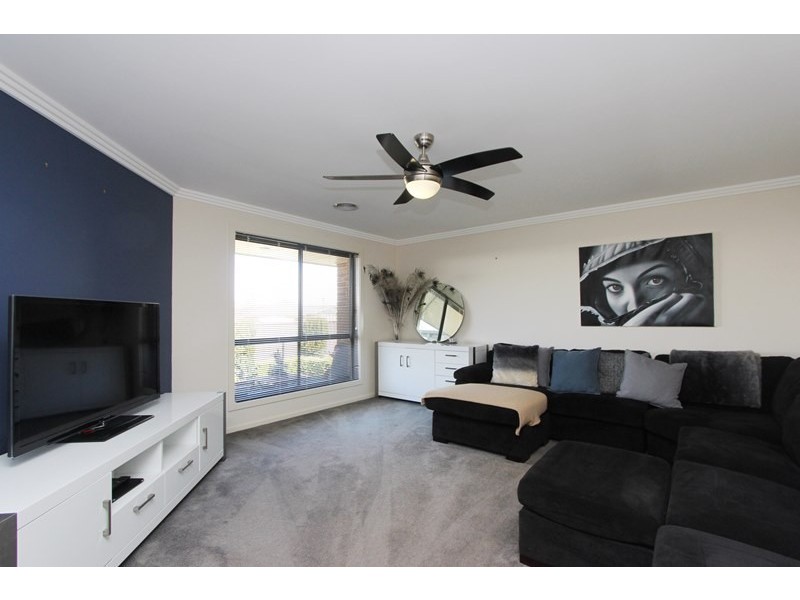 9 Benjamin Place, Goulburn NSW 2580