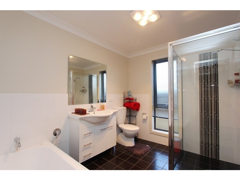 9 Benjamin Place, Goulburn NSW 2580