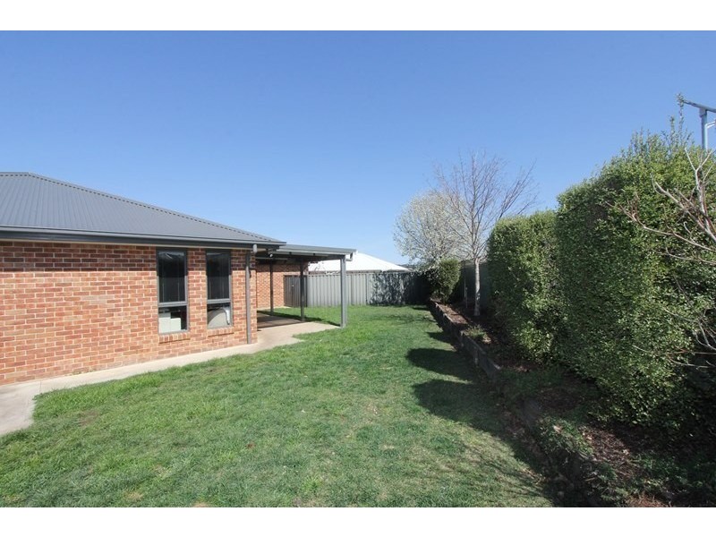 9 Benjamin Place, Goulburn NSW 2580