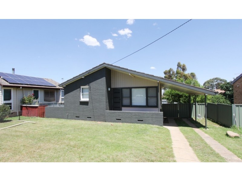 51 Gourock Ave, Goulburn NSW 2580