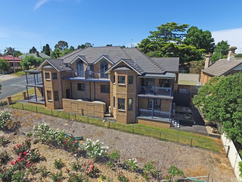 2/105 Cowper Street, Goulburn NSW 2580