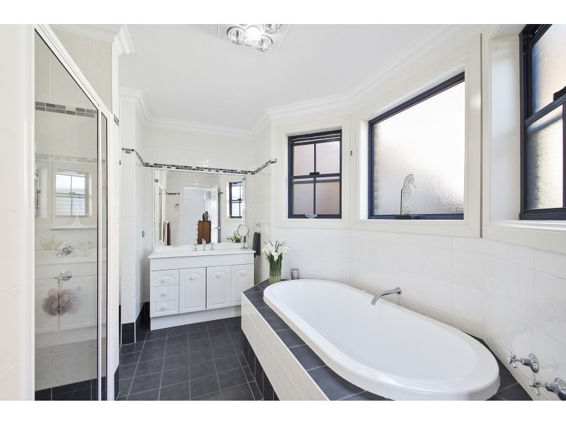 2/105 Cowper Street, Goulburn NSW 2580