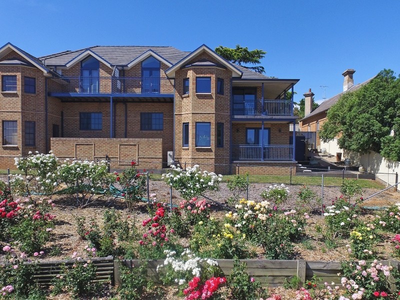 2/105 Cowper Street, Goulburn NSW 2580