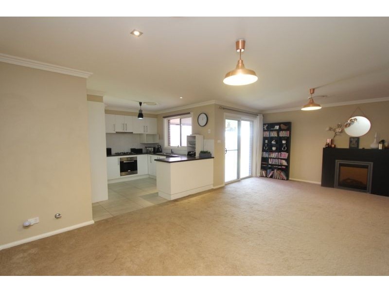 27 Monastery Drive, Goulburn NSW 2580