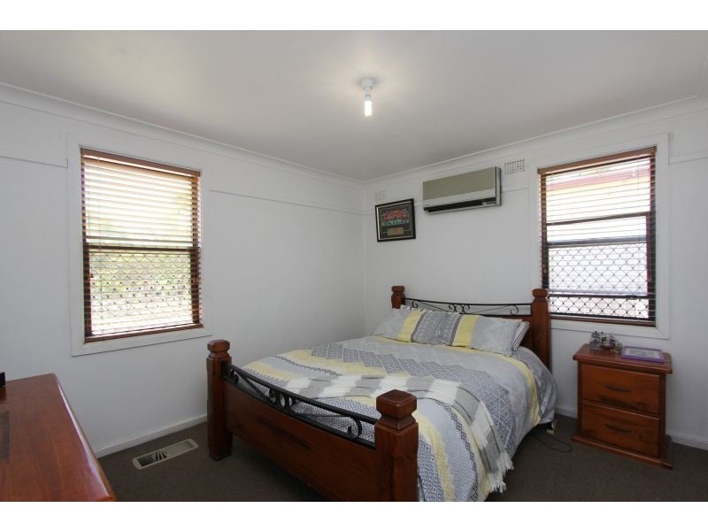 5 Davies Crescent, Goulburn NSW 2580