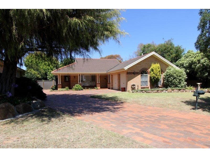 3 Oakwood Avenue, Goulburn NSW 2580