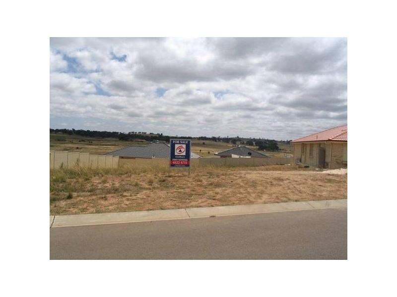 33 Crestwood Drive, Goulburn NSW 2580