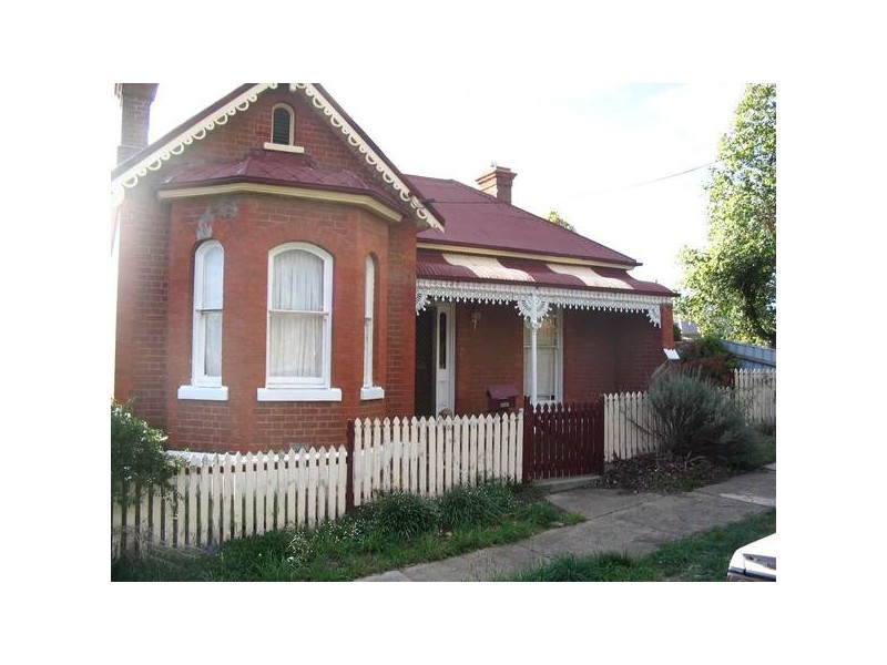 24 Victoria Parade, Goulburn NSW 2580