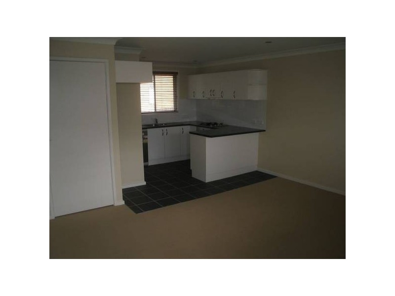 2/13a Cowper Street, Goulburn NSW 2580