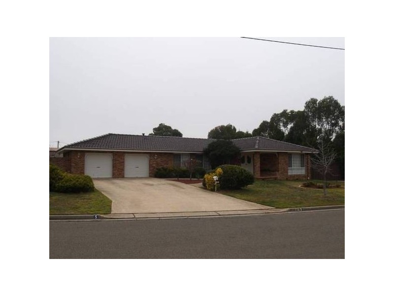 5 Meyer Street, Goulburn NSW 2580