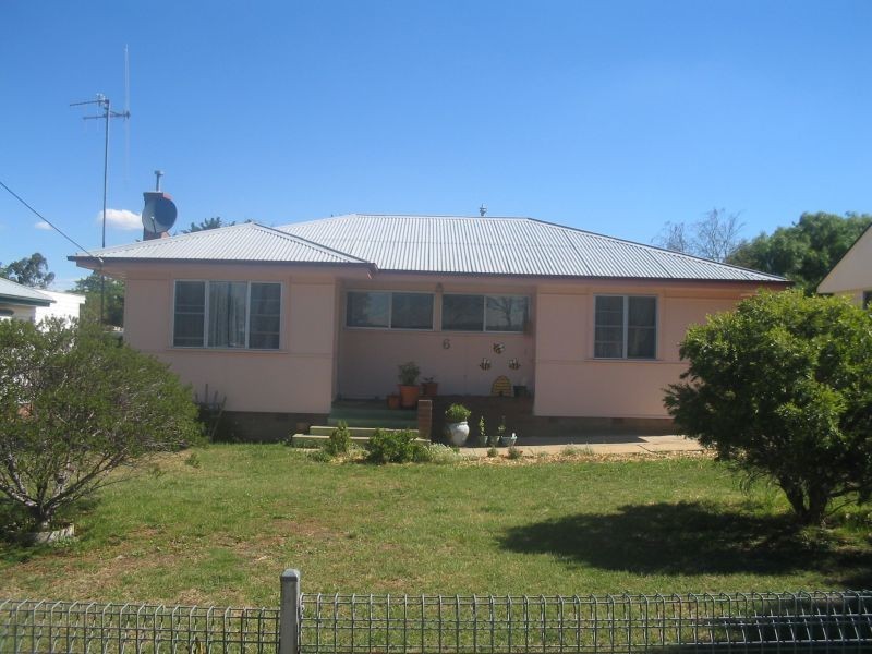 6 Elm Street, Goulburn NSW 2580