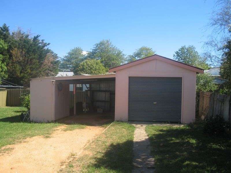 6 Elm Street, Goulburn NSW 2580