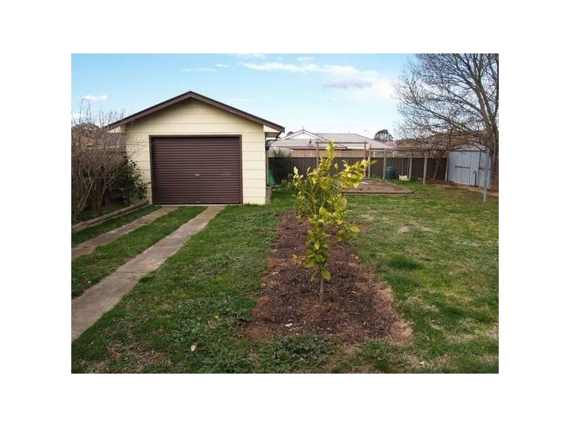 33 Dalley Street, Goulburn NSW 2580