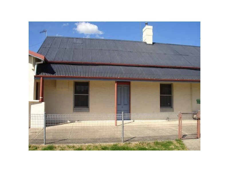 2/235 Bourke Street, Goulburn NSW 2580