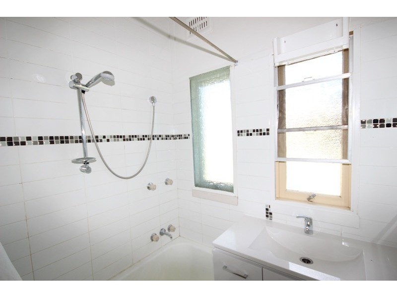 6 Martyr Street, Goulburn NSW 2580